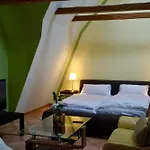 Apartament Beim Restaurant Rhodos *