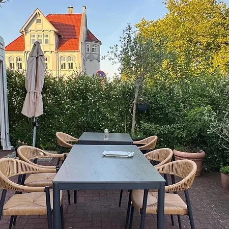 Beim Restaurant Rhodos